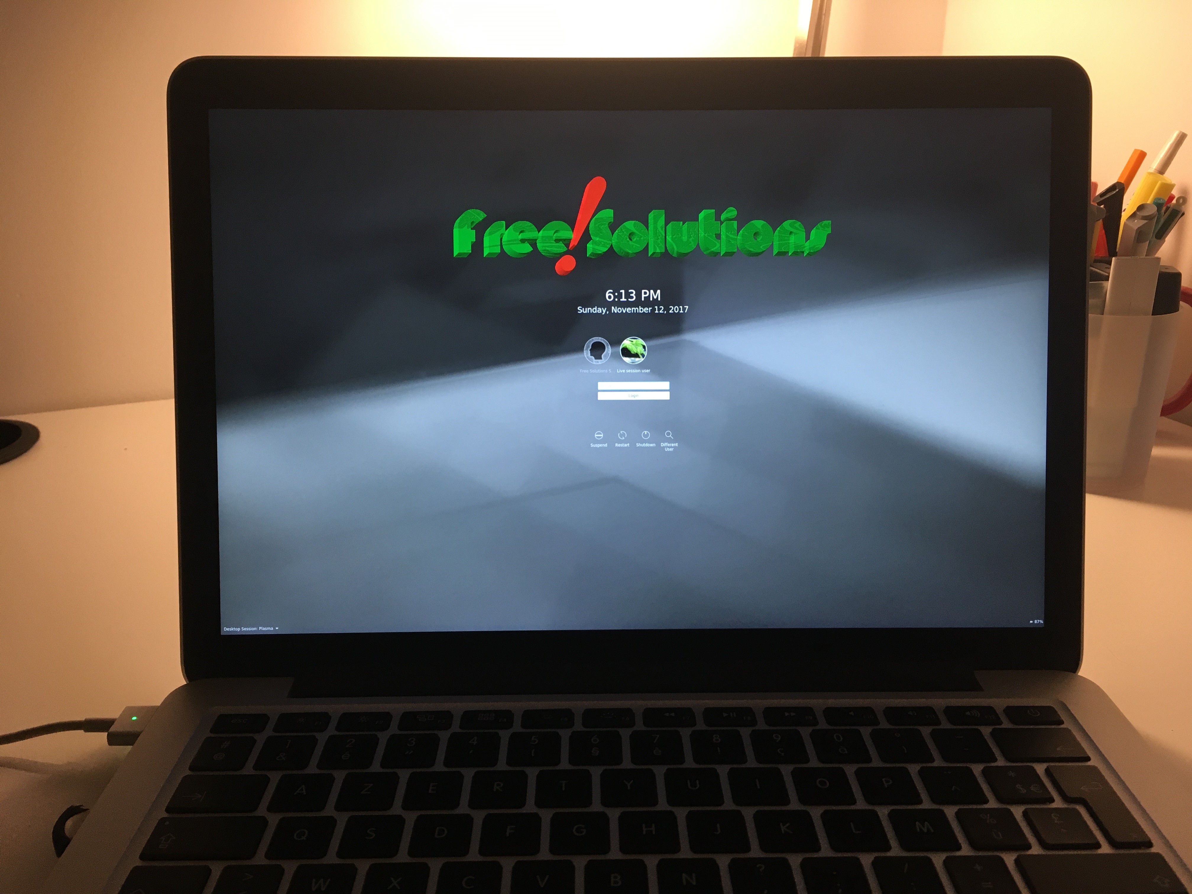 mac_login_screen.jpg